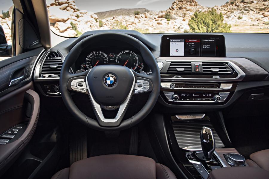 Торпедо BMW X3 xDrive30d xLine (G01) 2017 года  (WW) (фото 10 из 178)